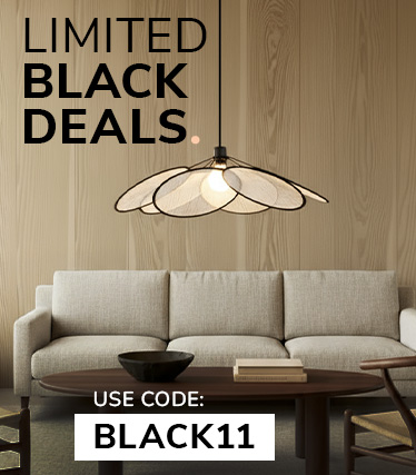 Promotionsbild för Extra Black Deals med en vit veckad bordslampa på en beige tygbakgrund och rabattkoden ‘EXTRABLACK10